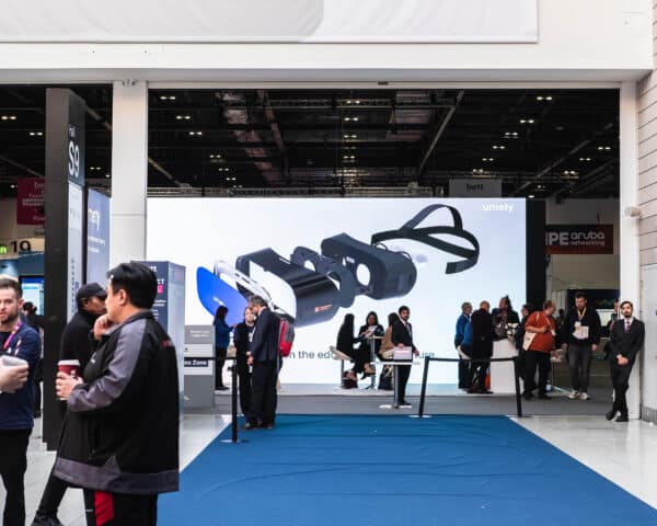 Large screens for exhibitions