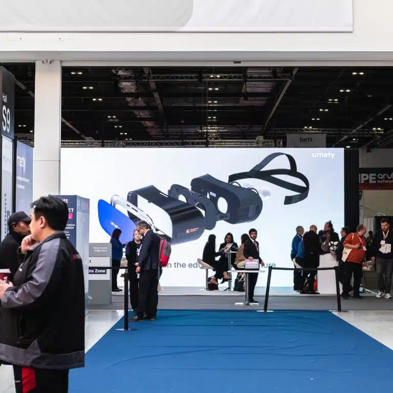 Large screens for exhibitions